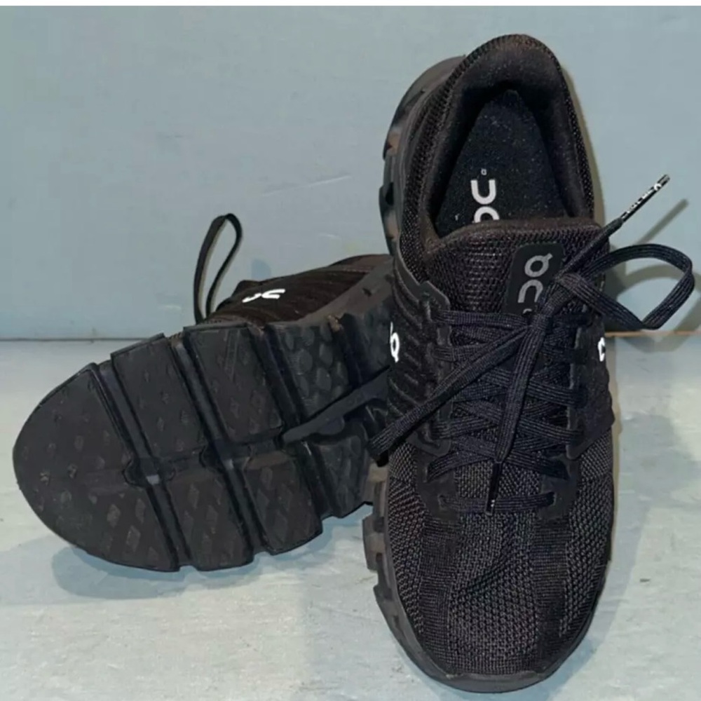 On Cloud Swift 3 Running Shoes Black Women’s Size… - image 1